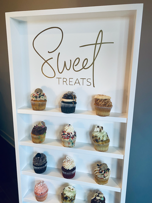 Cupcake Wall With Stand